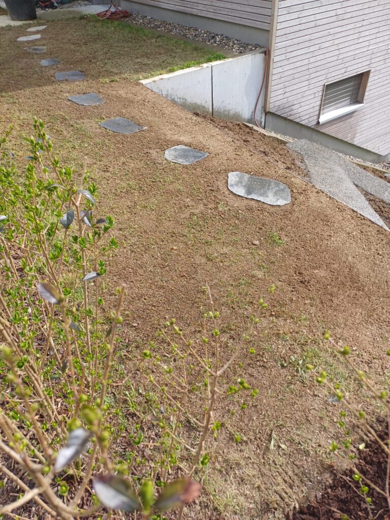 Schrittplatten verlegen